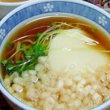 おもちと揚げ玉、かいわれのお蕎麦